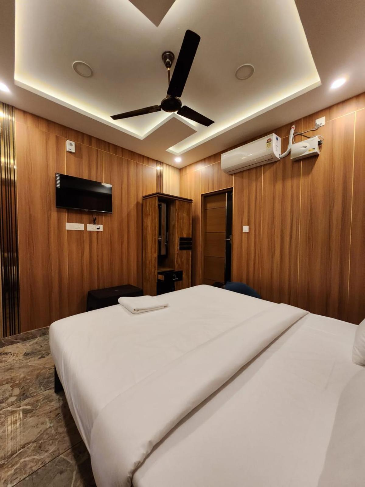 Royal View Residency Hotel Attingal Luaran gambar